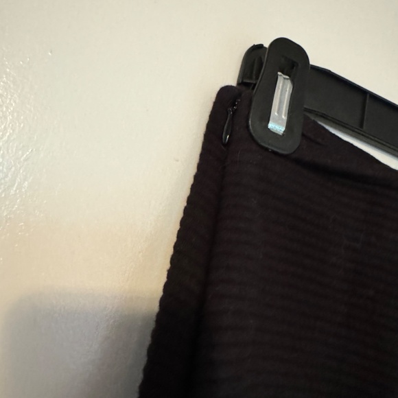 high-waisted aritzia skirt - Picture 5 of 5